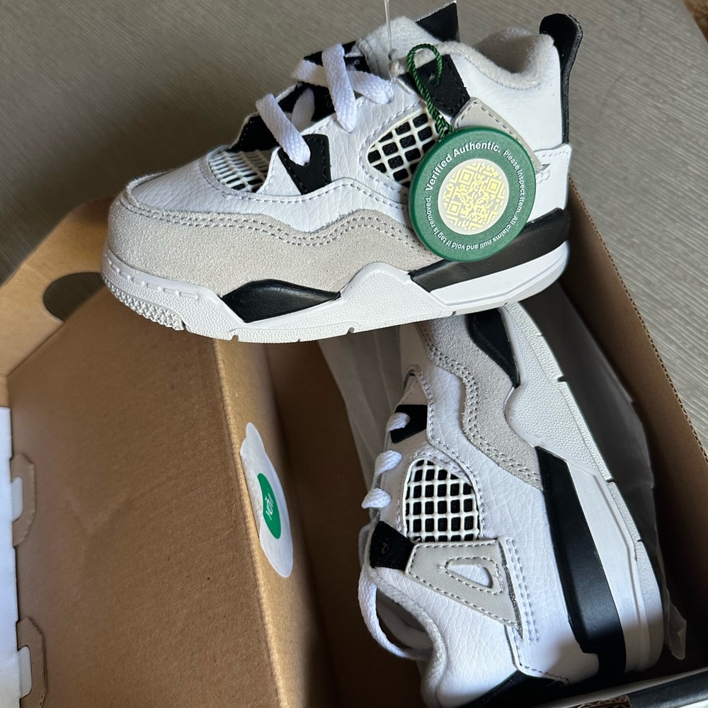 Jordan 4 Retro Military Black (TD) SIZE 7C